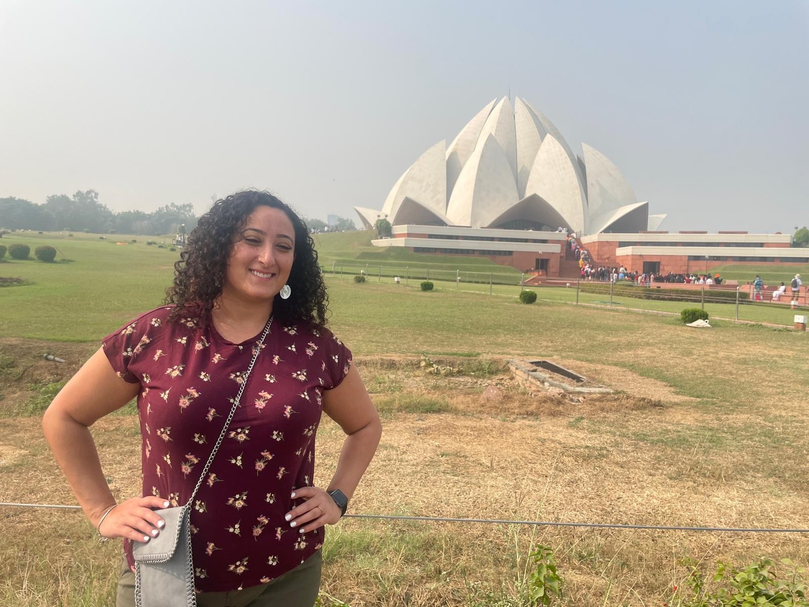 Mighty Bunkin' standing before the magnificent and serene Lotus Temple in Delhi.