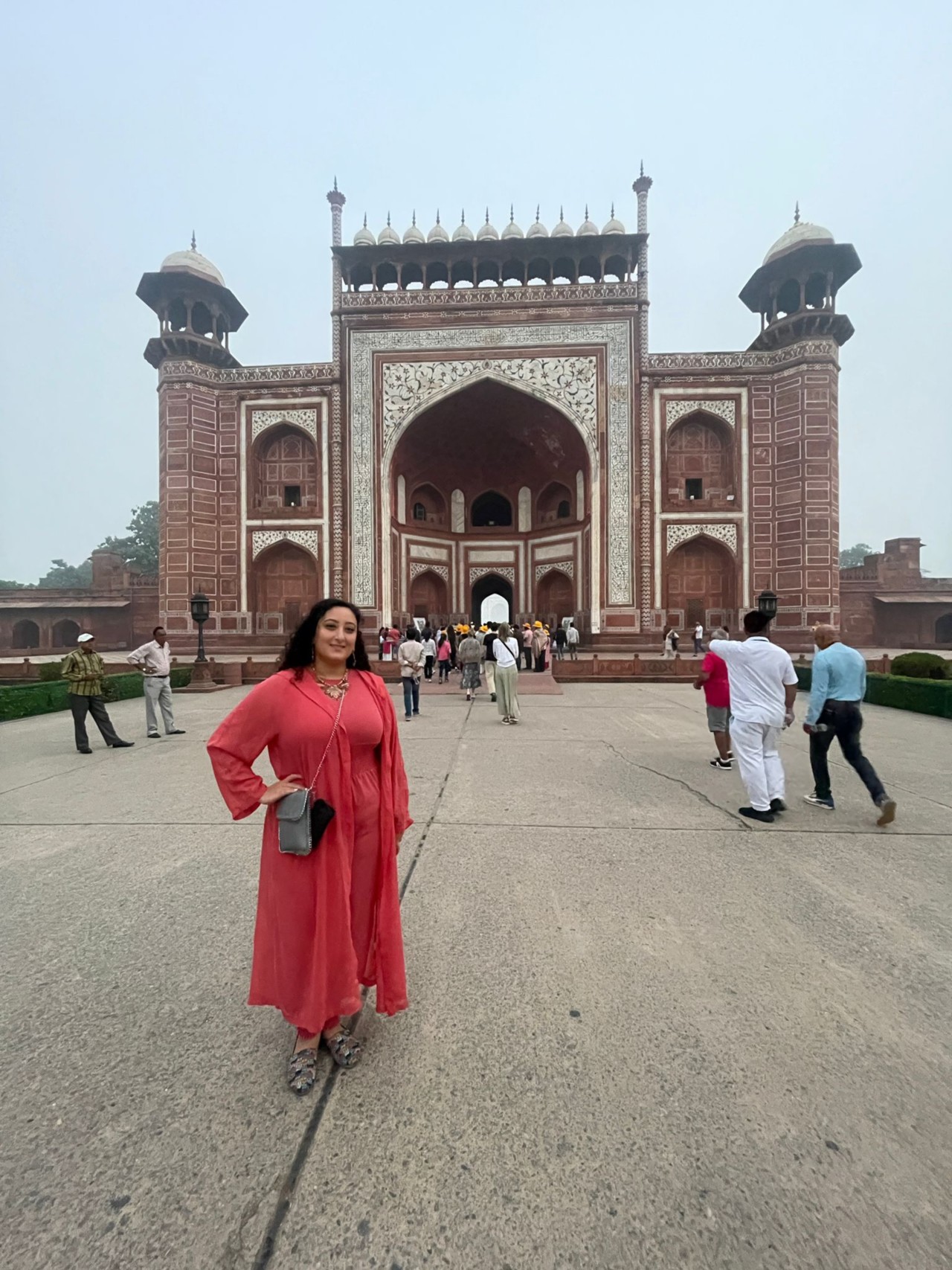 Bunkin' at the grand entrance of another historic Indian landmark.